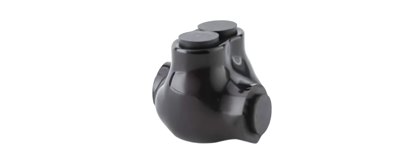Offset entry wire connector 2-14AWG